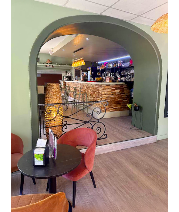 Restaurant - Le Temps D'une Escale - restaurant LA ROCHE-CHALAIS